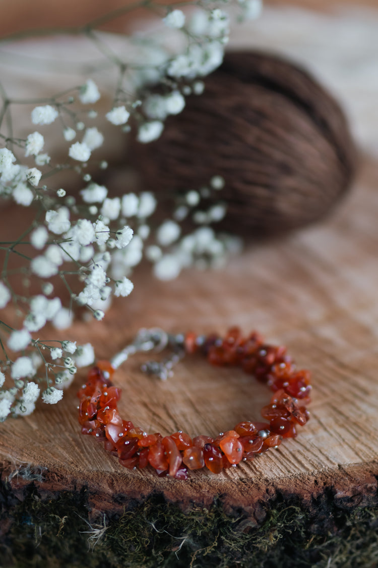 Náramek z minerálních kamenů Carneol zapínací